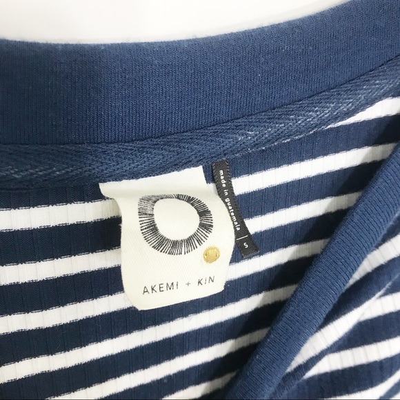 ANTHROPOLOGIE AKEMI + KIN Top, S Striped Navy White Walking Tour Top Classy Soft - Picture 5 of 7